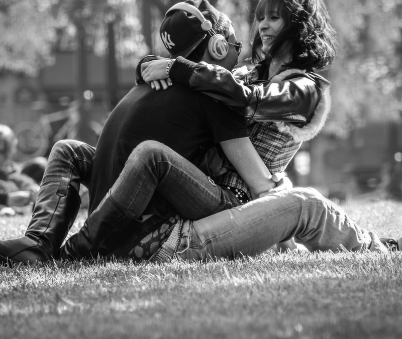 Women Are Dating Multiple Men…and…Men Are Losing Their Minds